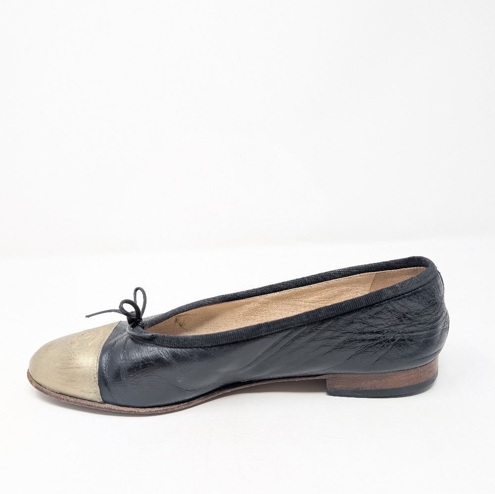 Chanel Black Gold CC Ballet Flats Cap Toe Size 37.5 Leather Monogram - Picture 6 of 13